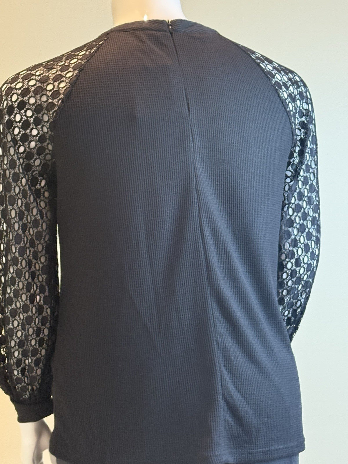 Miholl Women's Blouse Lace Long Sleeves Size L. (B.167)