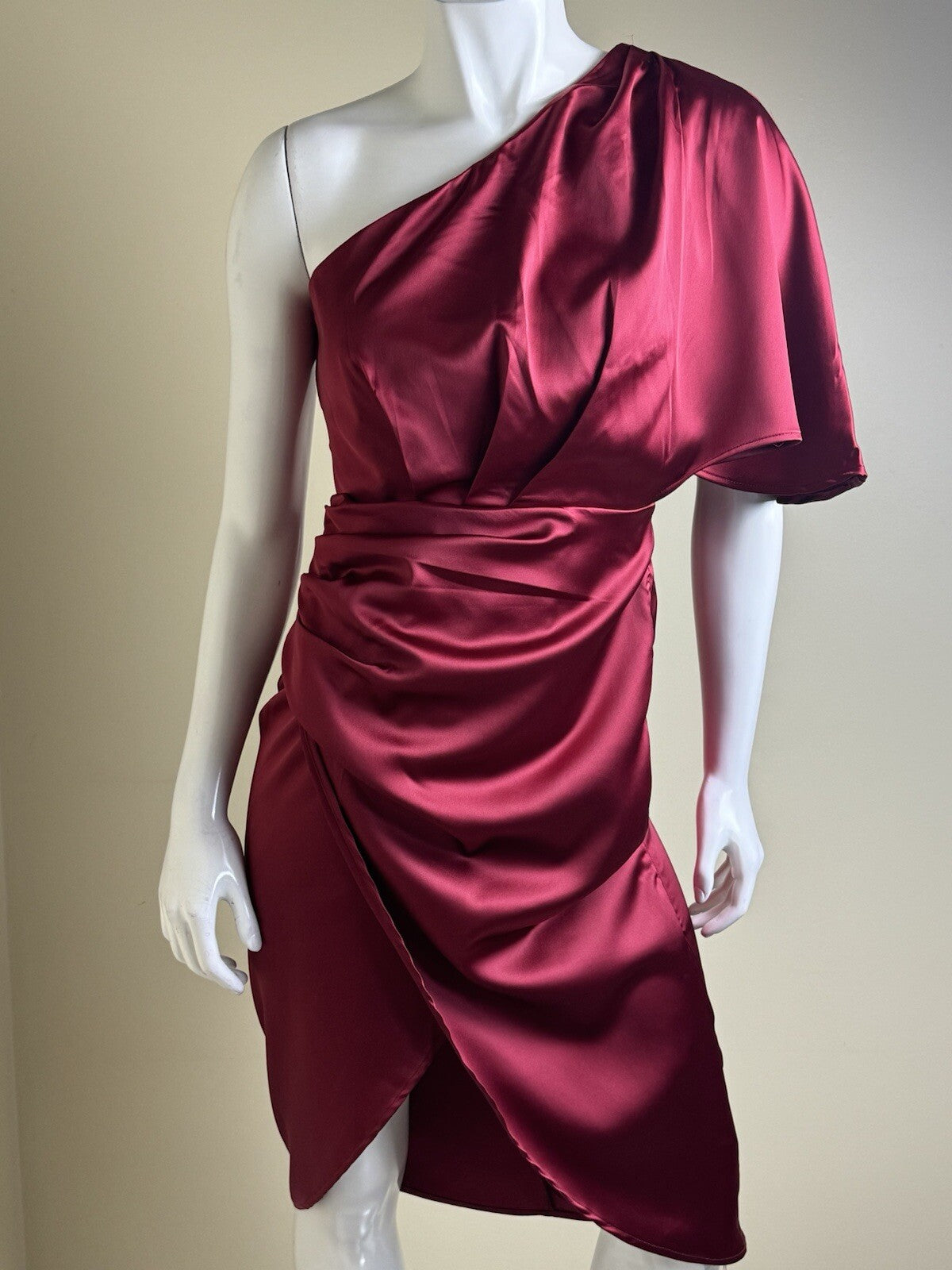 CUPSHE Women’s Red Satin One Shoulder Dress Sz S       (B.107)