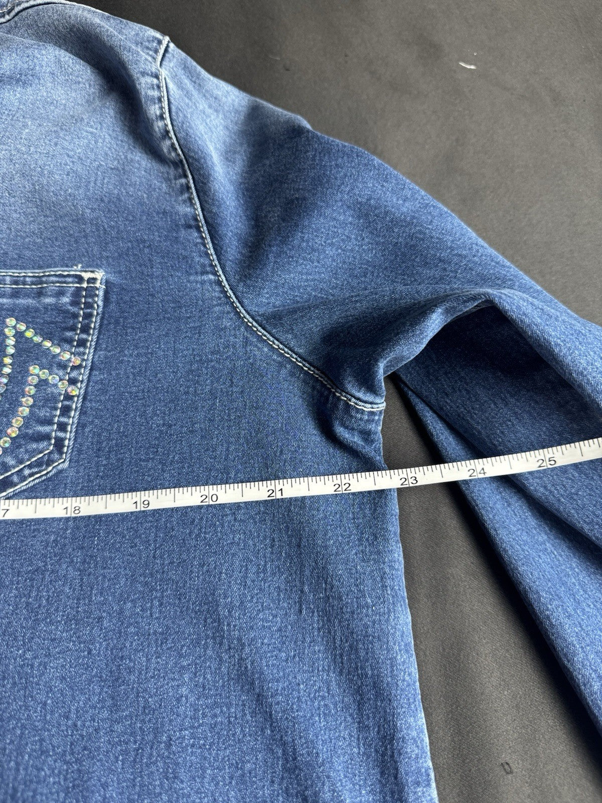 $89 True Religion Women's Denim Shirt Crystal Horseshoe Size XL.      (B.144)