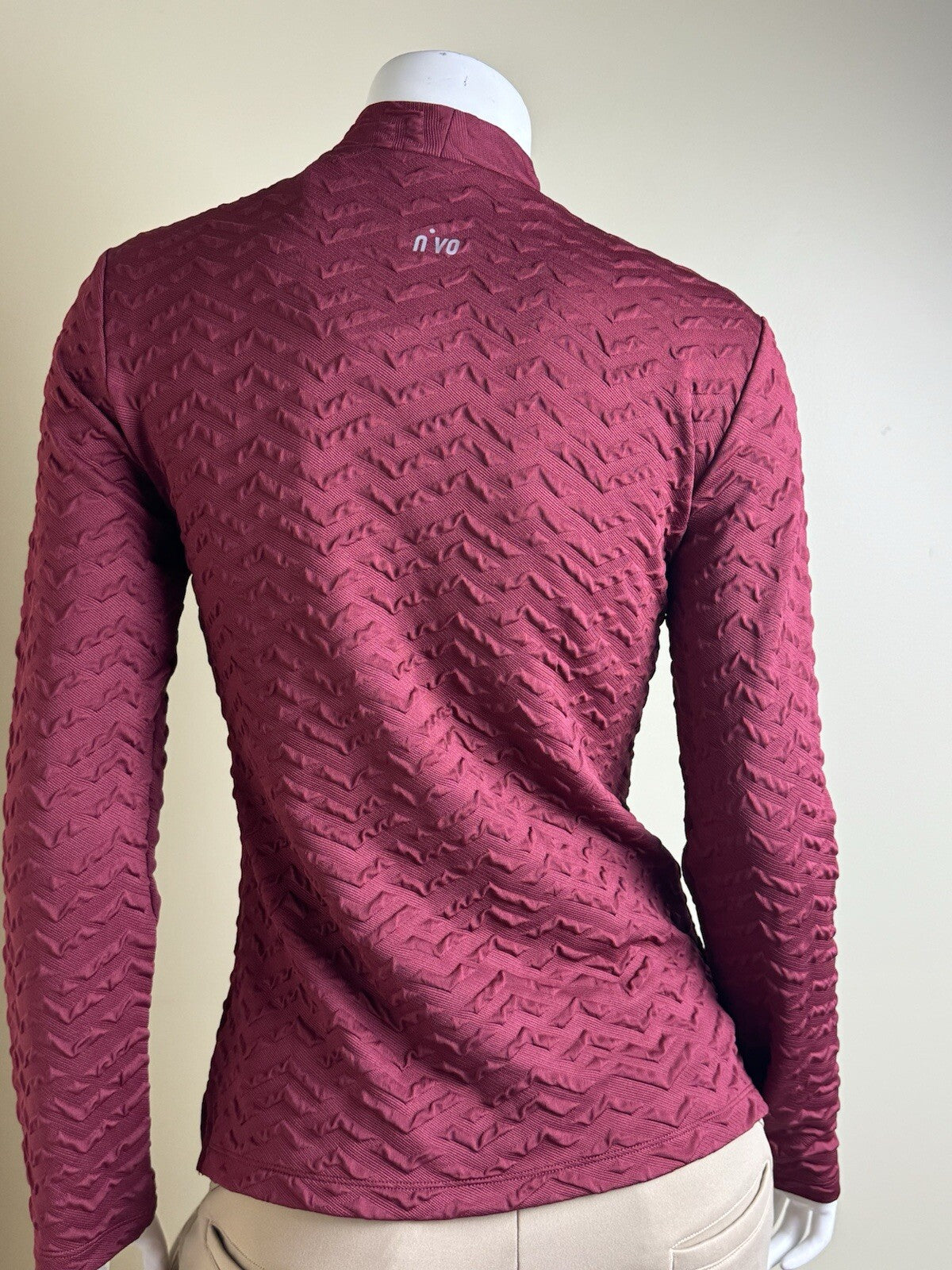 NIVO SPORT Women's Golf Sweatshirt Size S. (B.106)