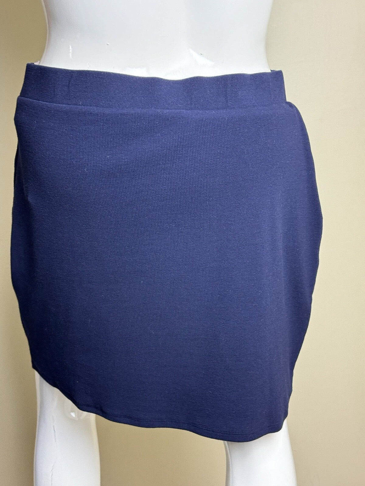 Riley & Rae Women's Navy Mini Skirt Size 2XL   (B.109)