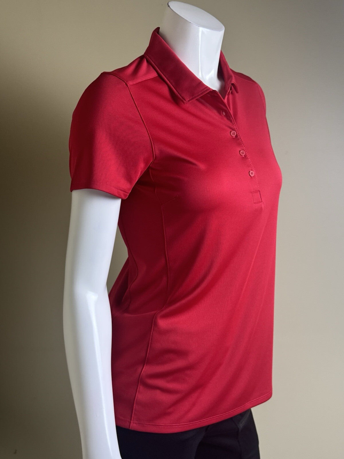 Puma Women’s Golf Shirt Red Sz S.  (B.144)