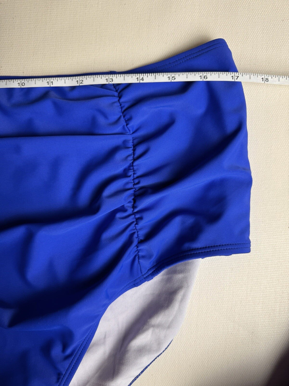 Women’s 2 Piece Bathing Suit Size 3XL. (57)