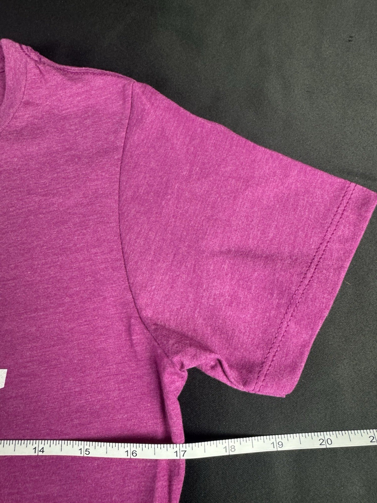 Black Clover Women’s T-Shirt  Pullover Sz L.    (B.174)