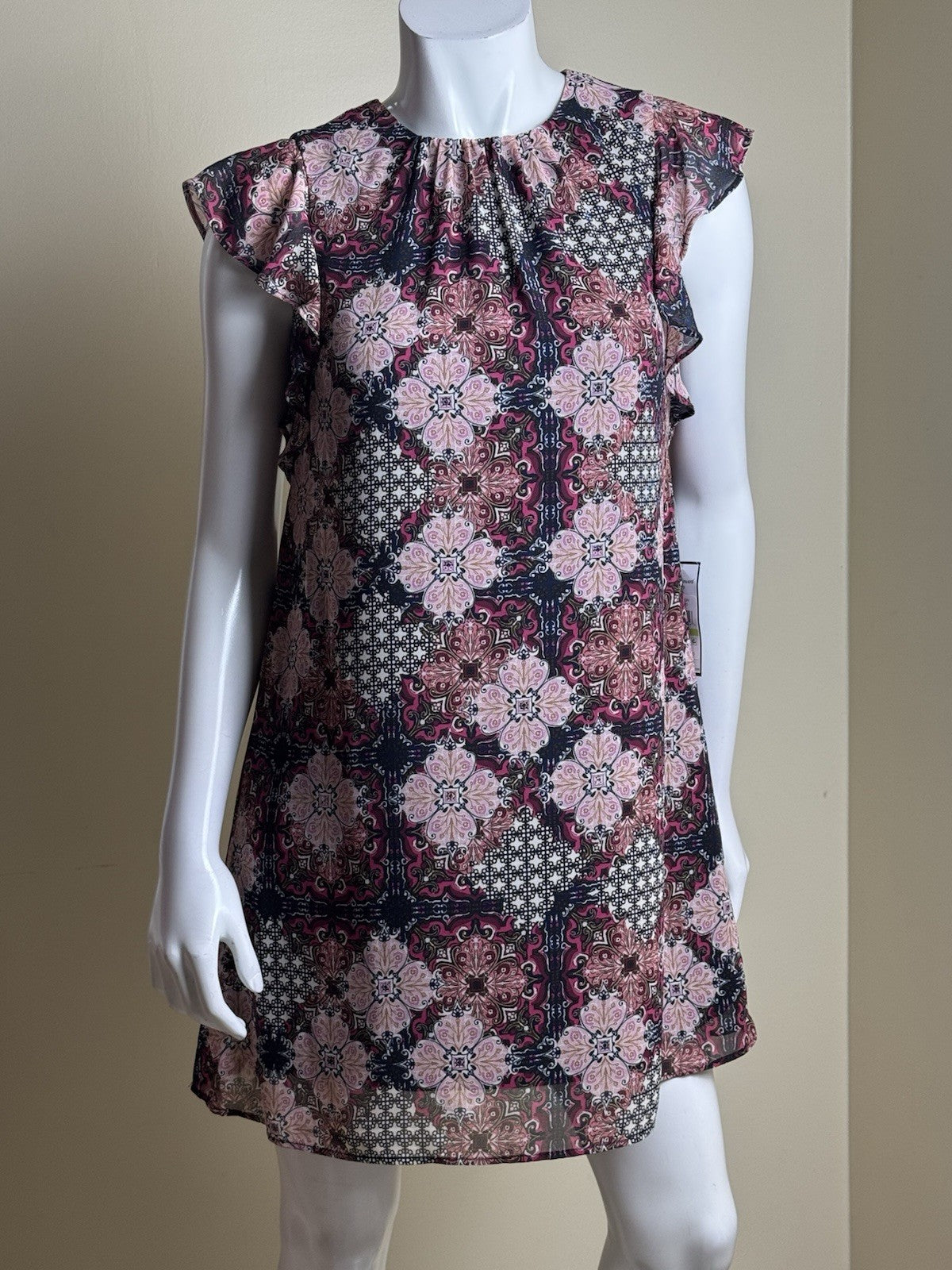 Jessica Howard Women’s Fit & Flare Dress Size 4P.    (B.179)