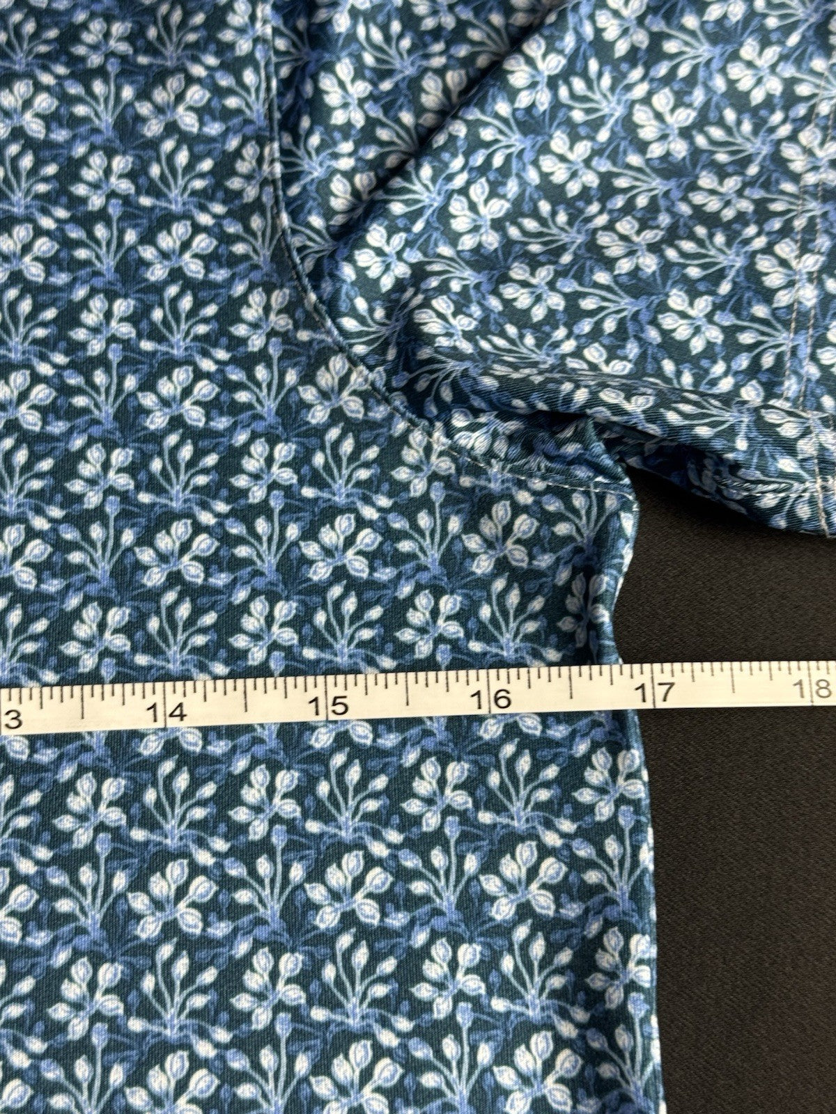 Puma Women’s Golf Shirt Sz S.   (B.172)