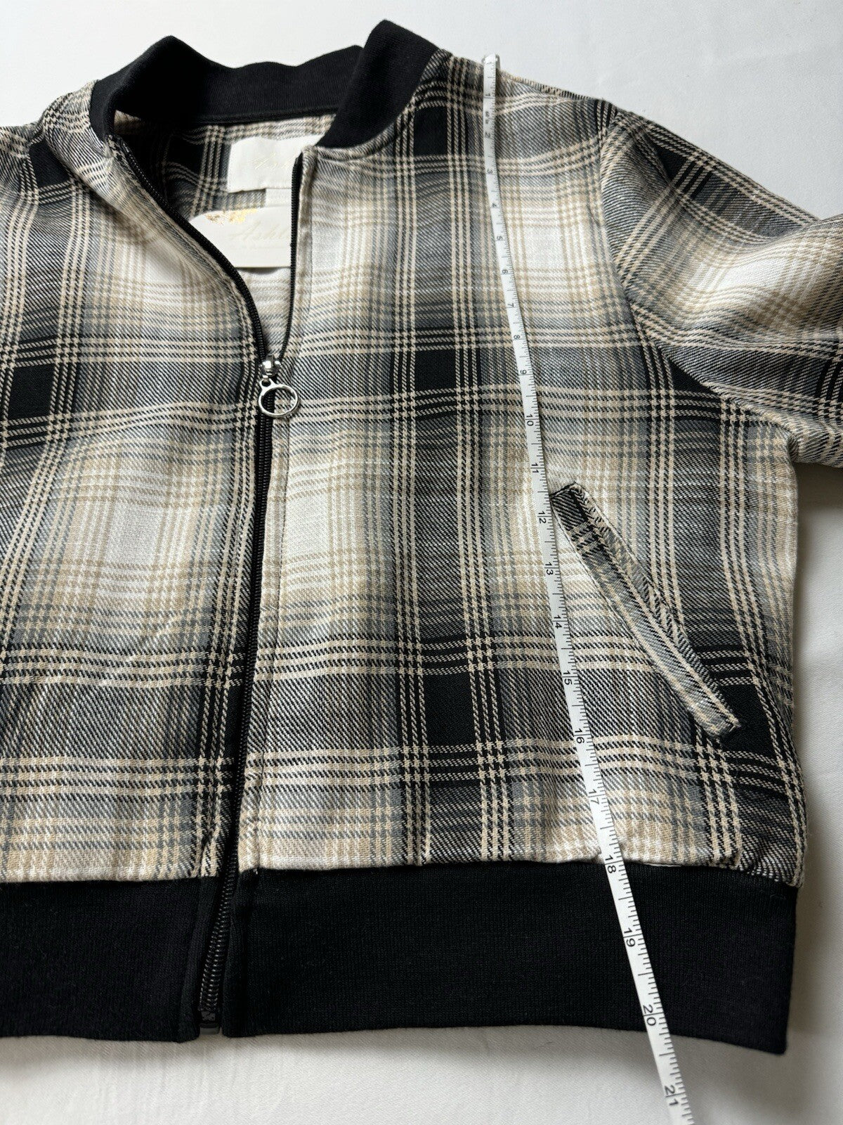 Ashley By 26 International Women’s Full Zip Jacket Sz L.   (B.103)