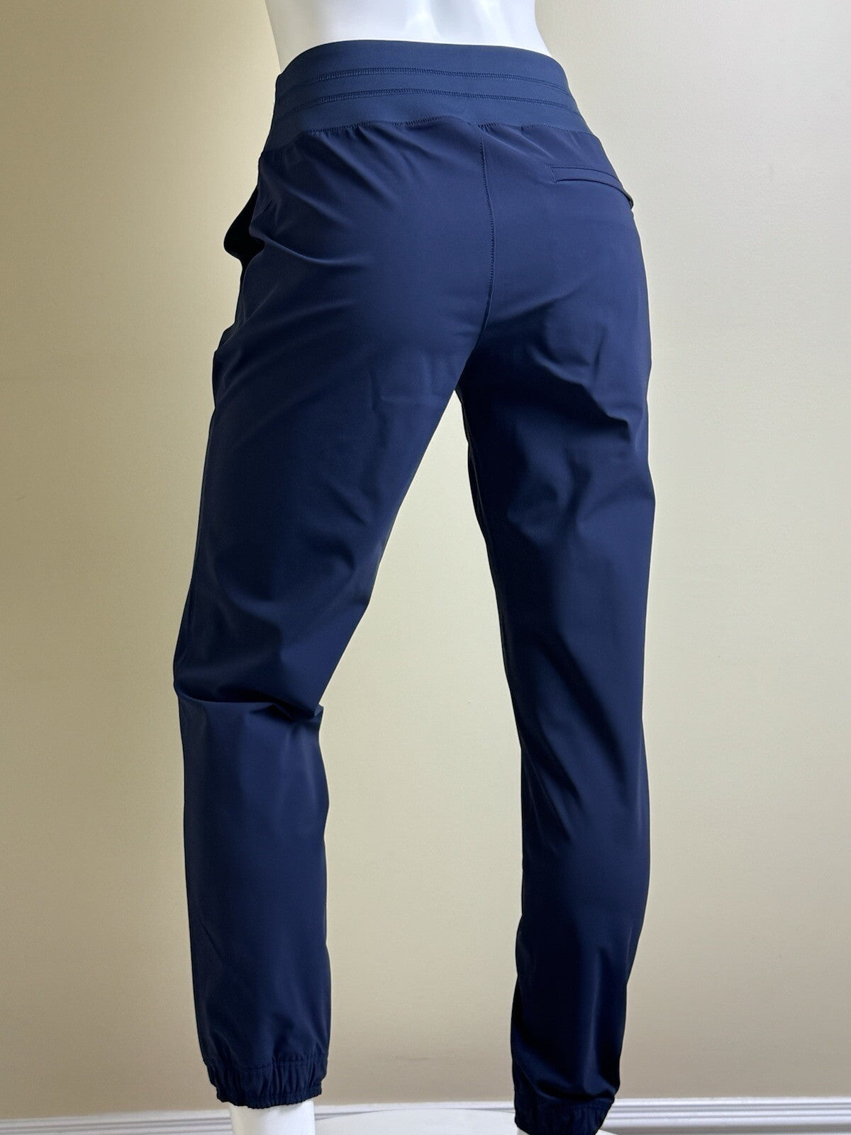 Puma Women’s Golf Pants Sz S.   (B.142)