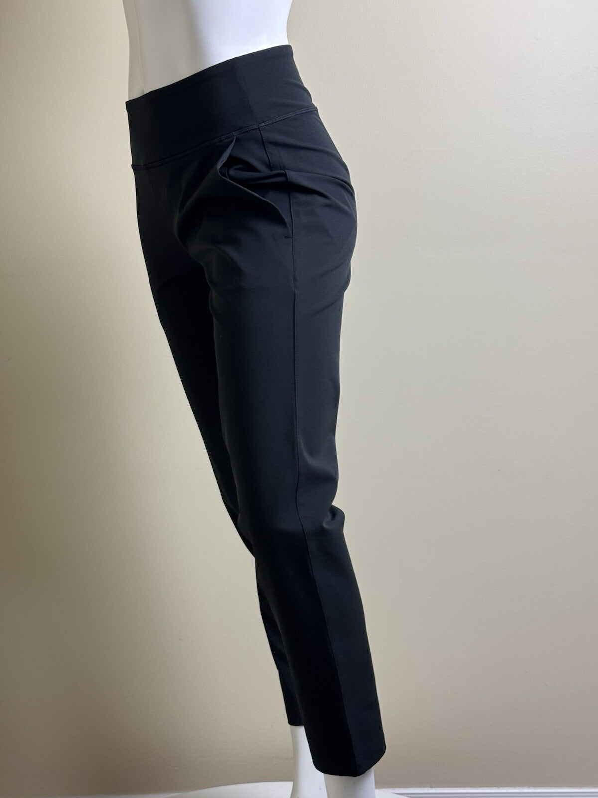 Puma Women’s Golf Pants Sz S.   (B.142/1)