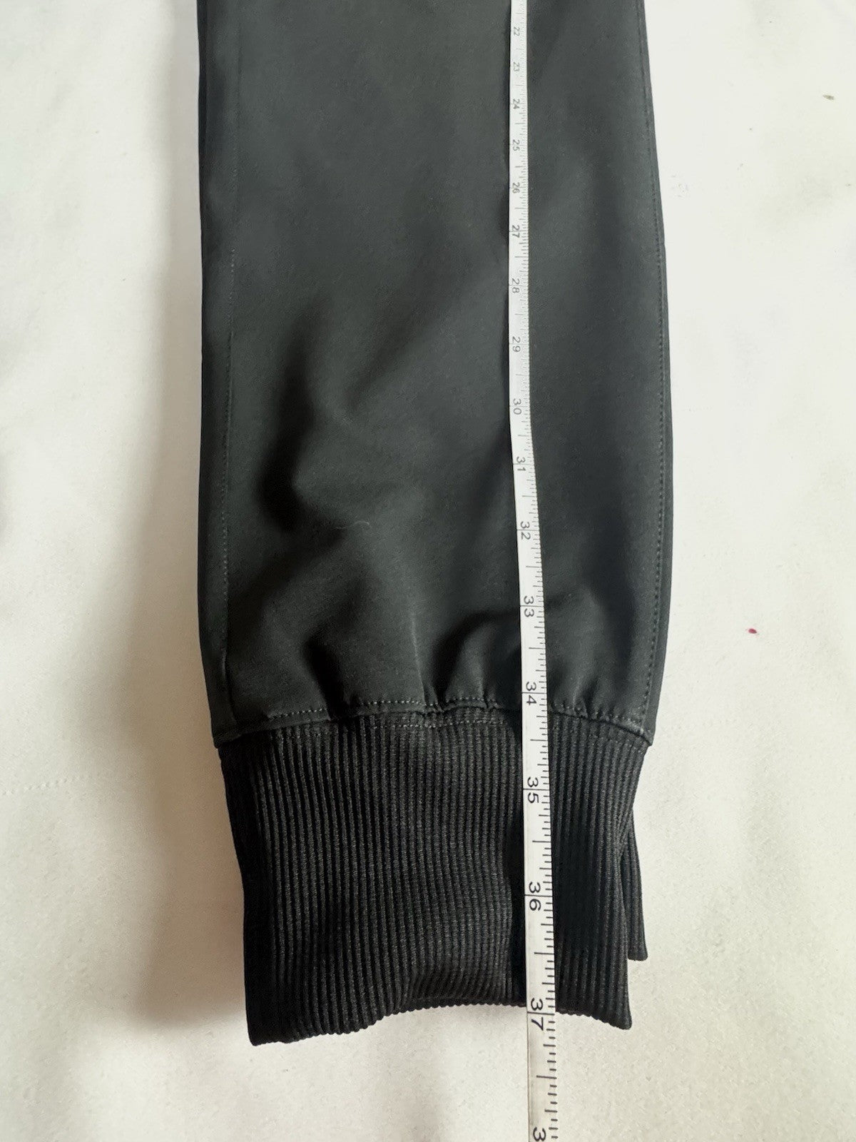 Puma Women’s Golf Pants Sz S.   (B.044)