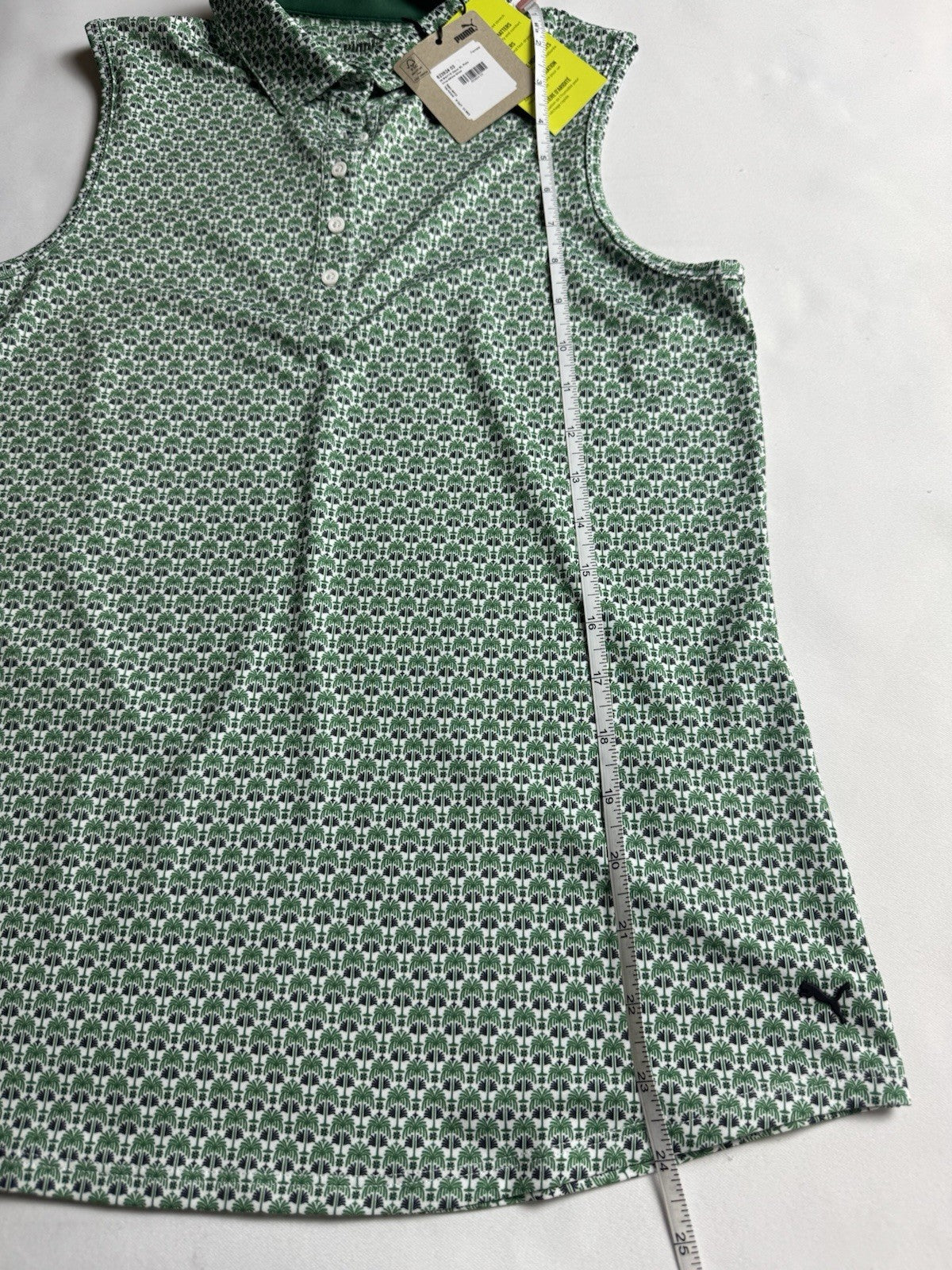 Puma Women’s Golf Shirt Sz S.   (B.164)