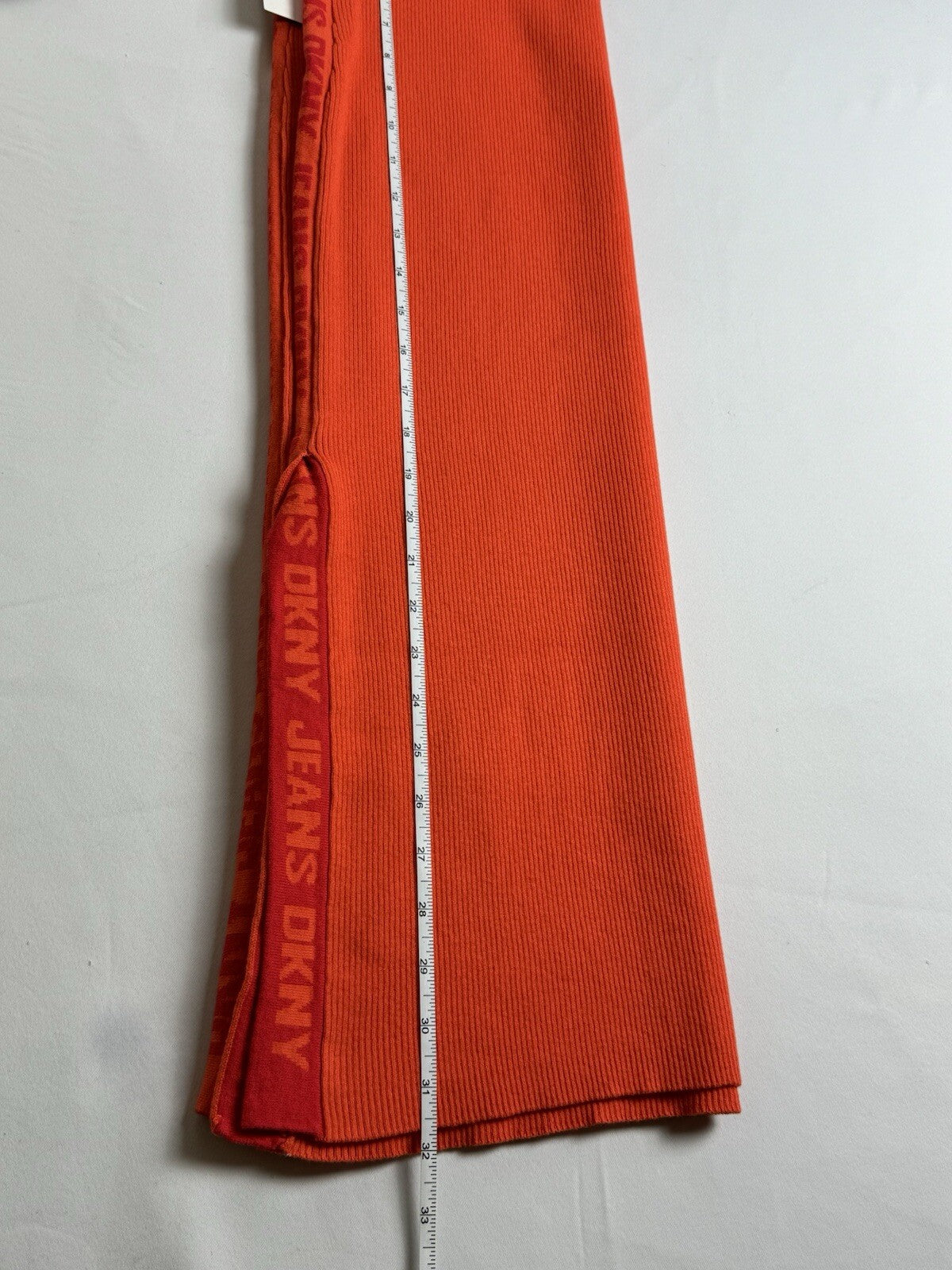 $79 DKNY Women's Rib-Knit Long Skirt Sz L. (B.94)