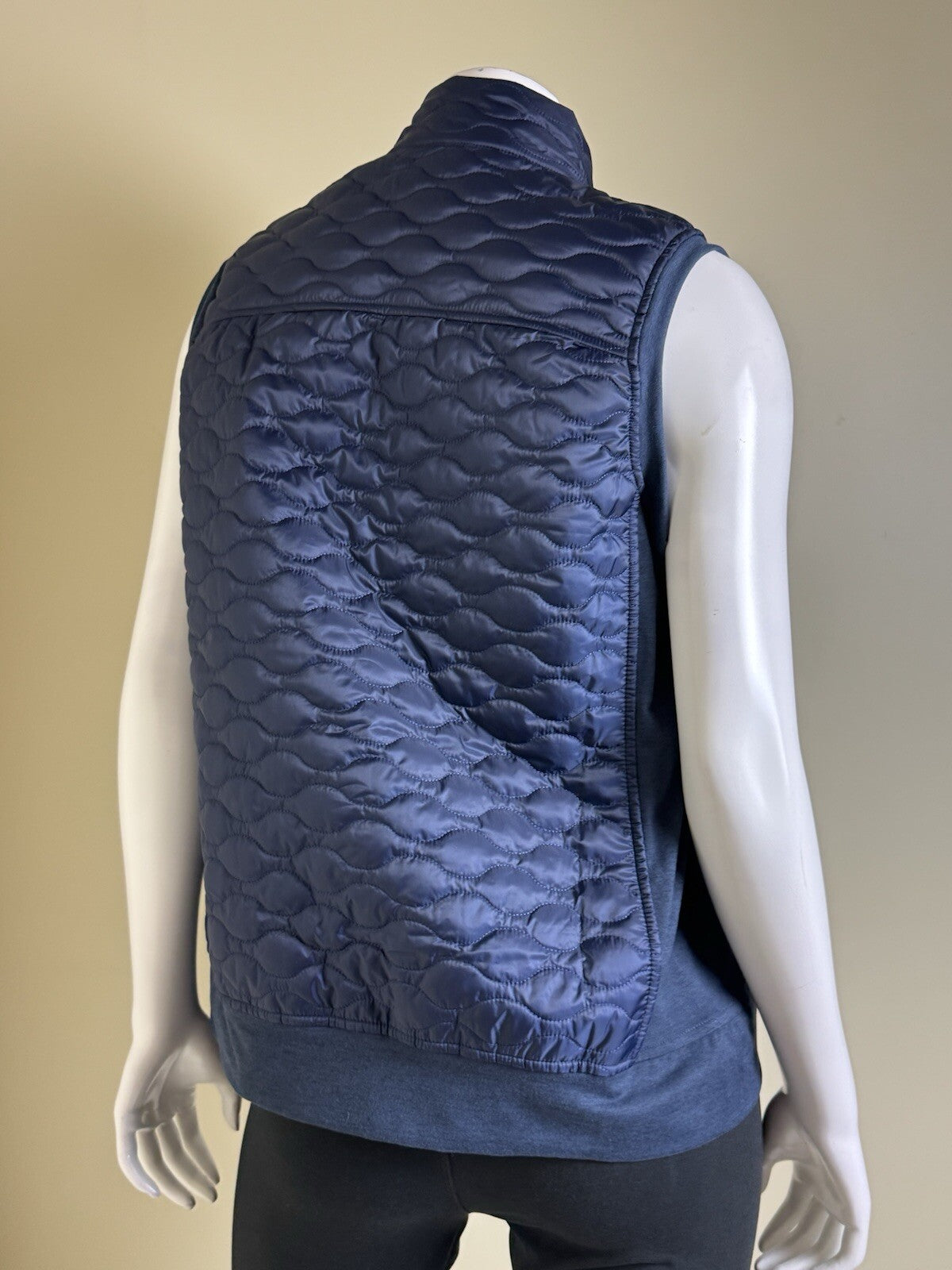 $120 Puma Women’s Golf Navy Blazer Vest Sz L    (B.95)