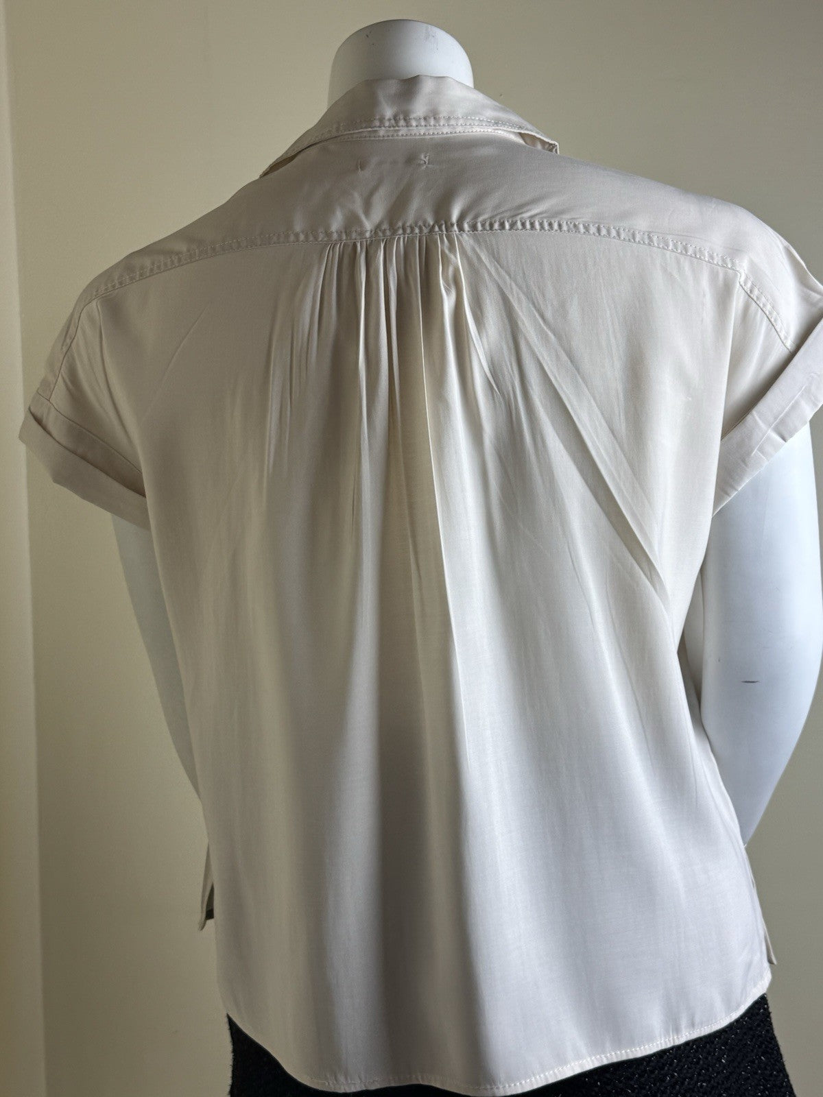 $98 Max Studio Women’s Bottom Up Shirt Size XL.      (B.146)