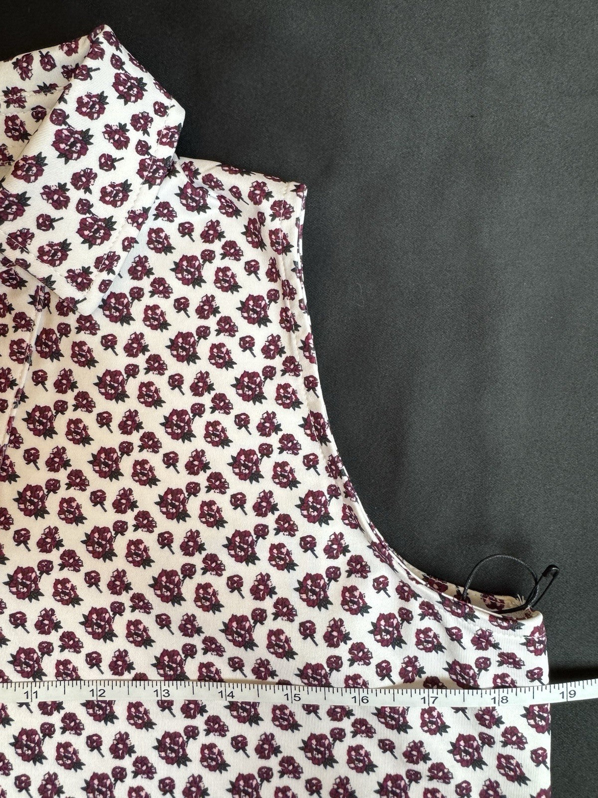 BELYN KEY Women’s Golf Shirt Sz S.    (B.165)