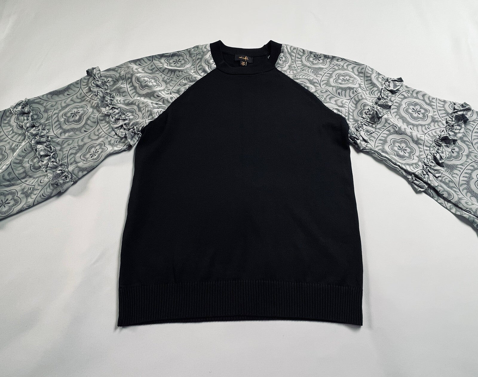 On Twelfth Women’s Long Sleeve Top Blouse Sz M