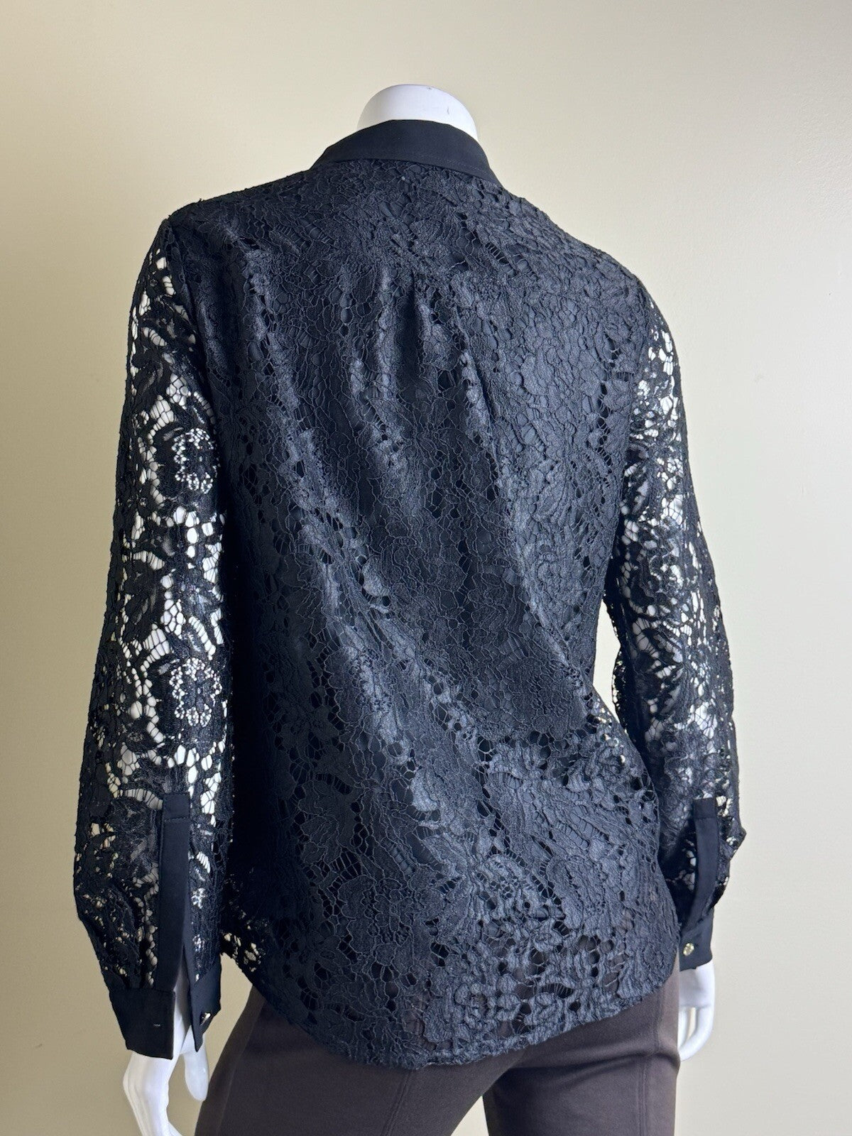 $89 Anne Klein Women’s Lace Long Sleeve Shirt Sz S.   (B.141)