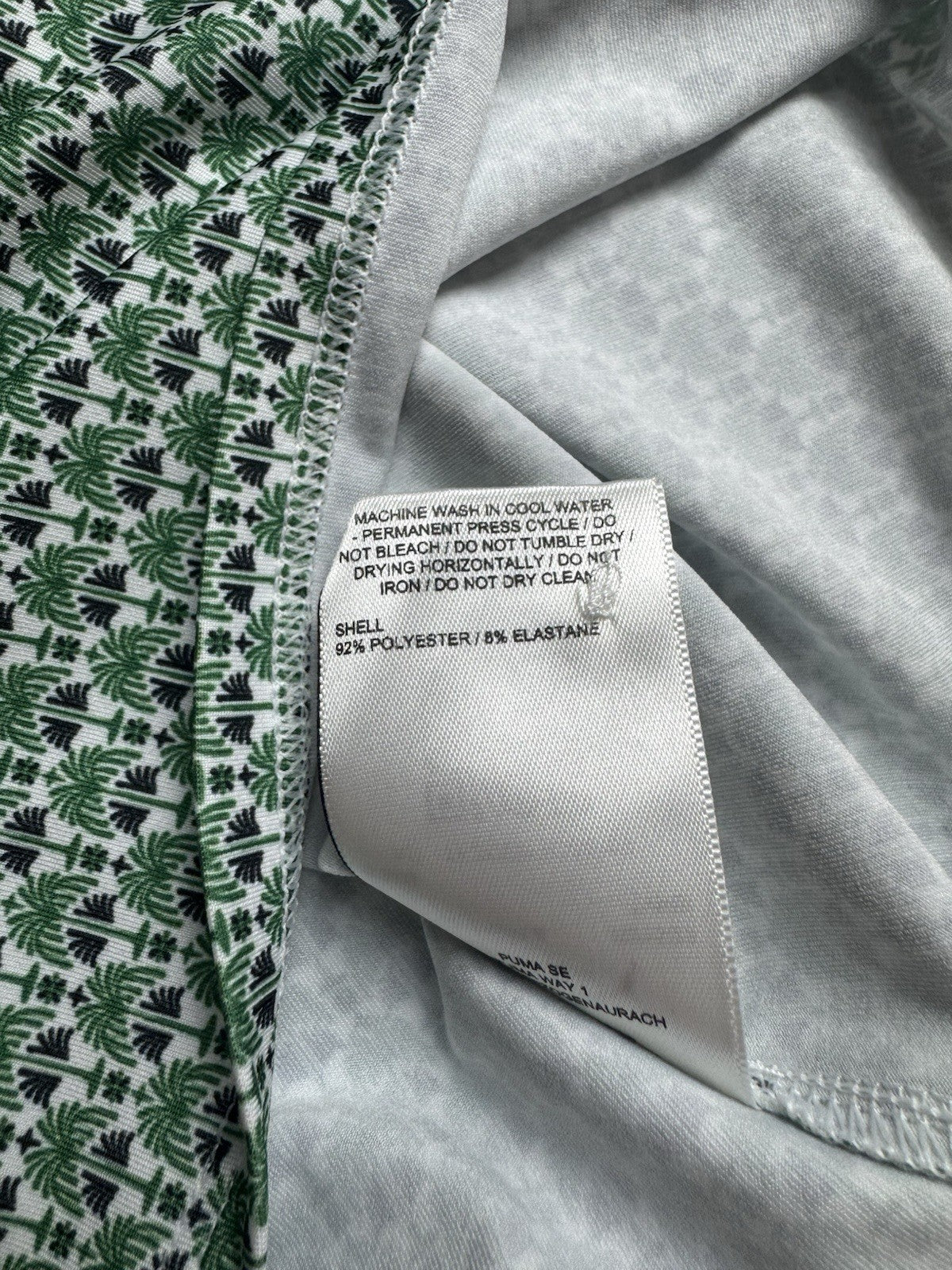 Puma Women’s Golf Shirt Sz S.   (B.164)