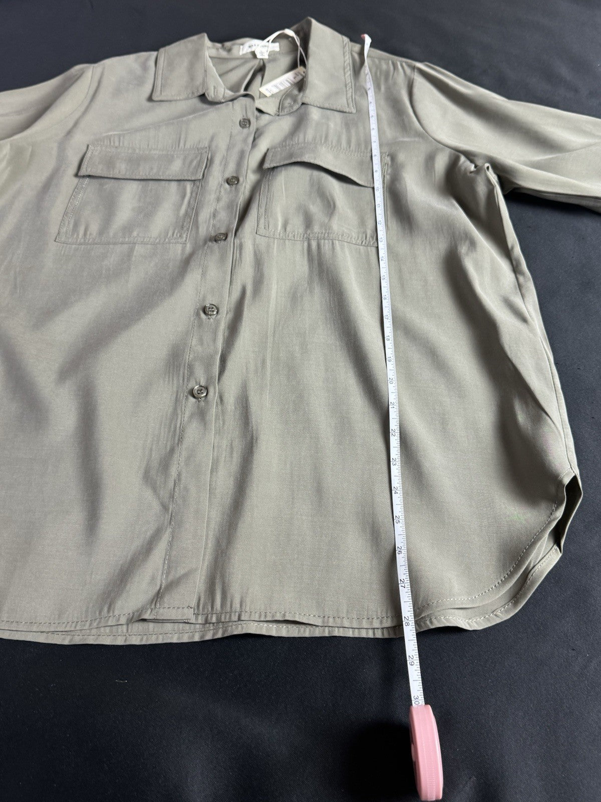 $128 Max Studio Women’s Long Sleeve Shirt Size L.  (B.181)