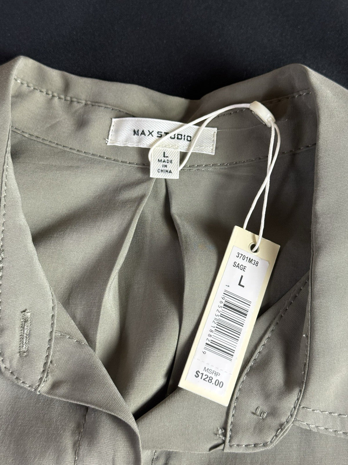 $128 Max Studio Women’s Long Sleeve Shirt Size L.  (B.181)