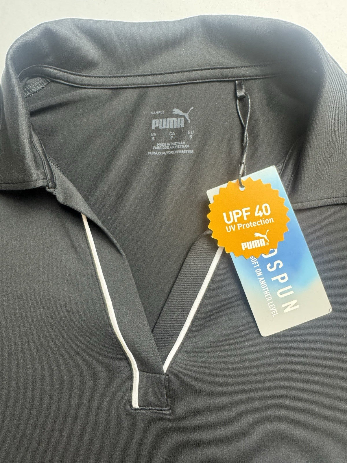 Puma Women’s Golf Shirt Sz S.   (B.161)