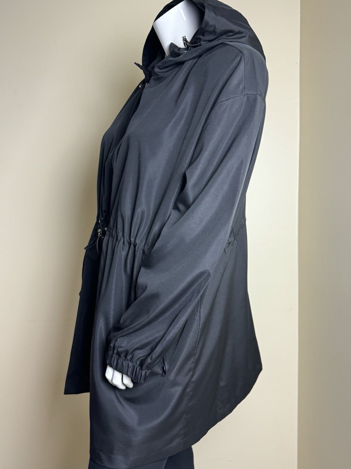 Hanna Nikole Women’s Black Long Sleeve Zip-Up Hooded Jacket Sz 20W  (B.119)