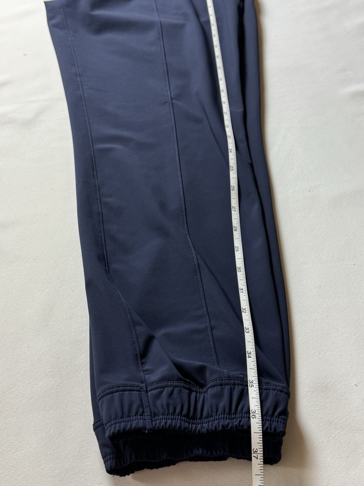 Puma Women’s Navy Range Joggers Sz S.   (B.124/1)