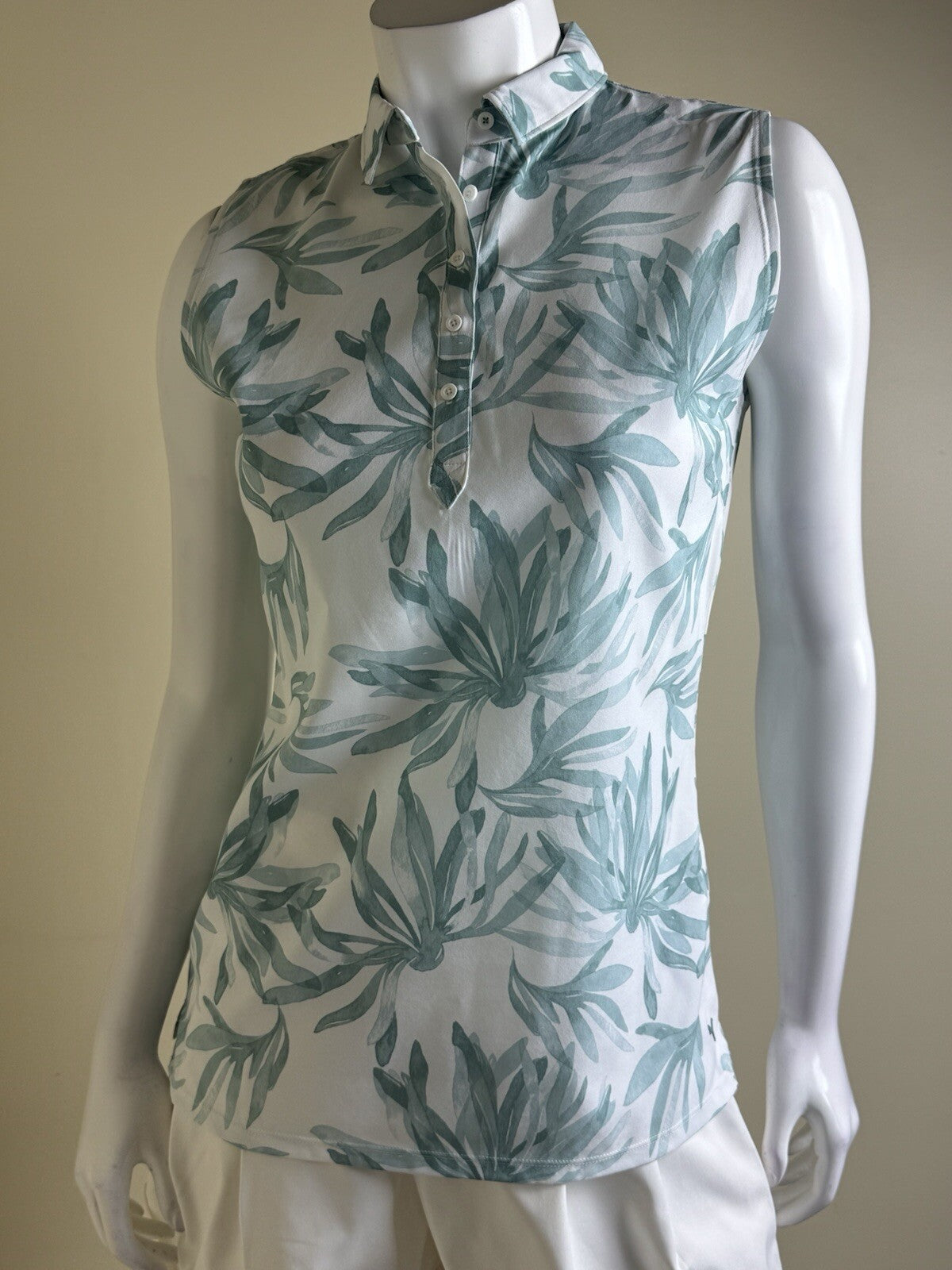 Puma Women’s Golf Shirt Sleeveless Sz S.  (B.132)