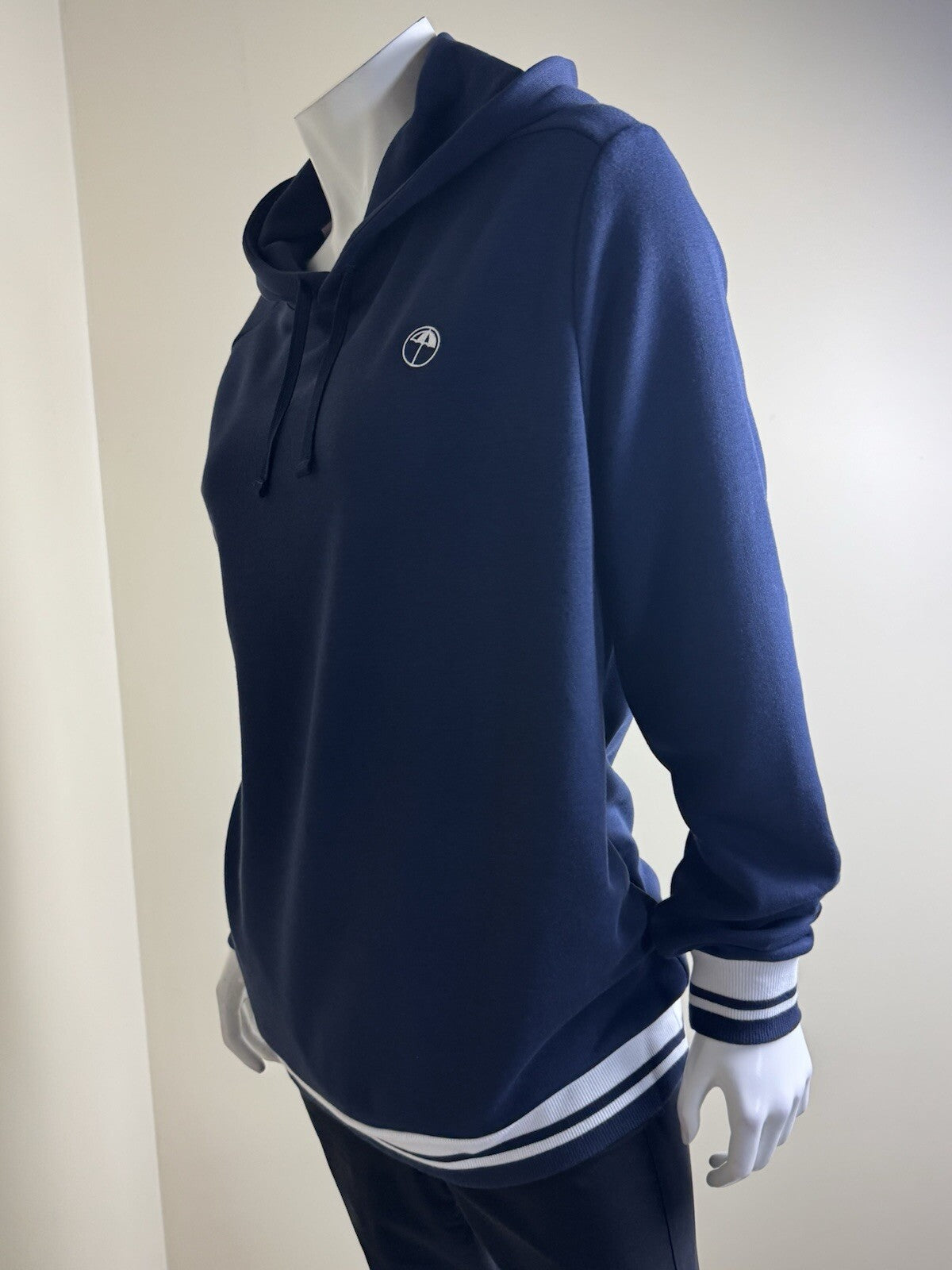 Puma Women's Hooded Golf Sweater Size S.   (B.128)