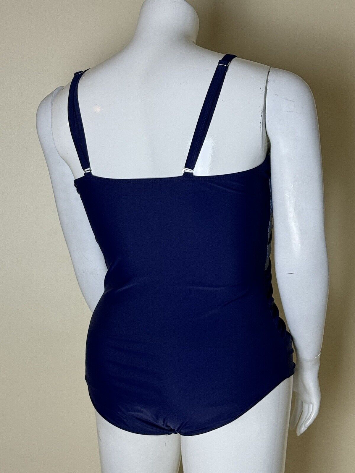 One Pc Swimsuit Sz 2XL Bathing suit.   (57)