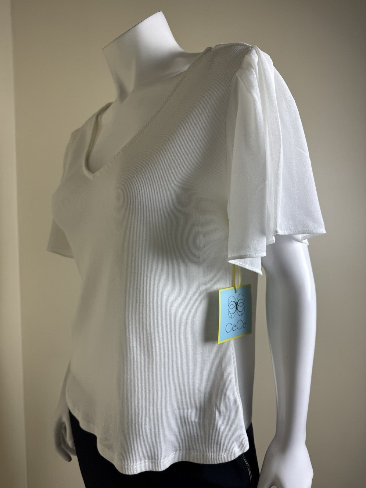 Cece Women's Short Puff-Sleeve Knit Top Sz L. (B.160)