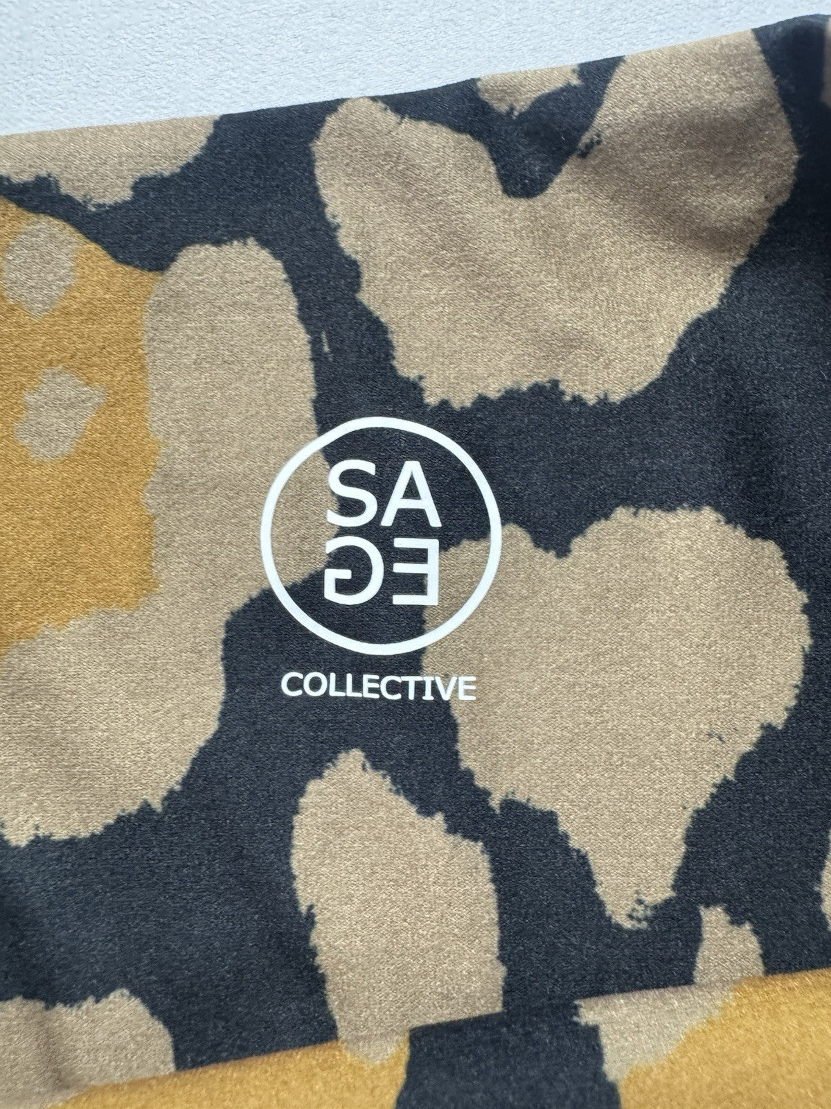 $65 SAGE COLLECTIVE High-Rise Leggings Jungle Cat Size S.  (B.156)