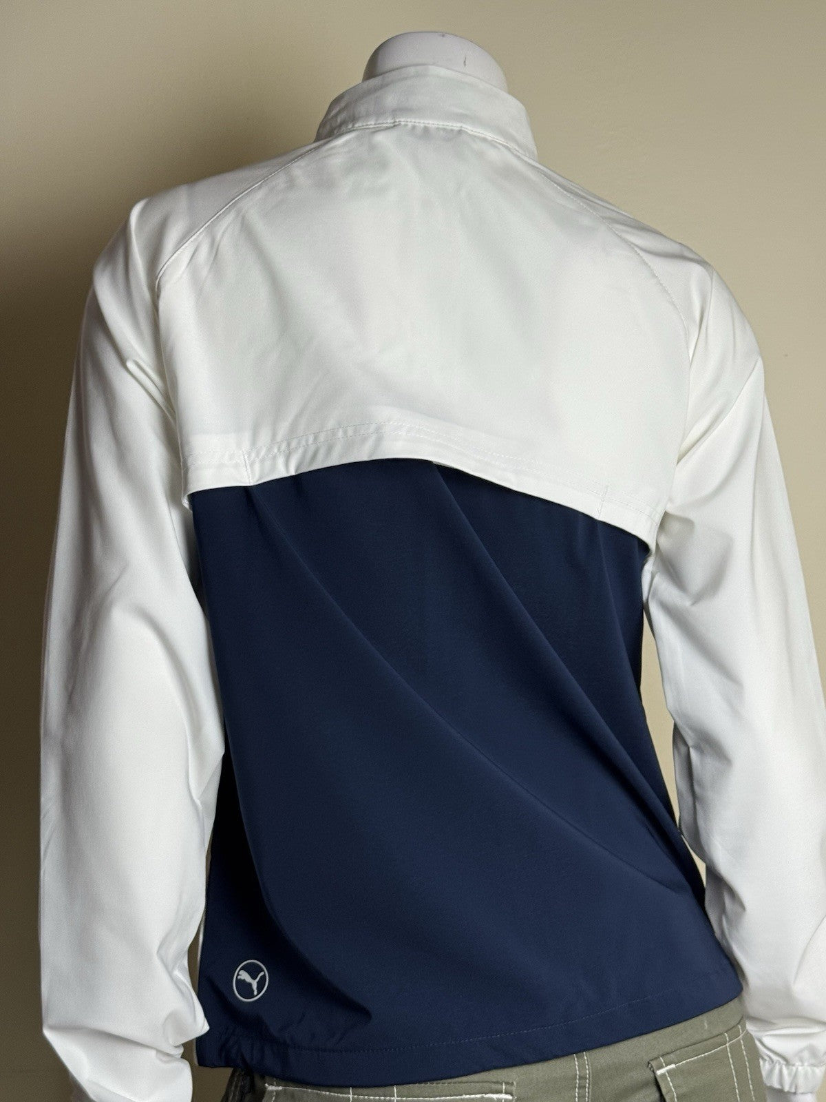 PUMA Women's White with Navy Jacket Pockets Sz S.       (B.154)