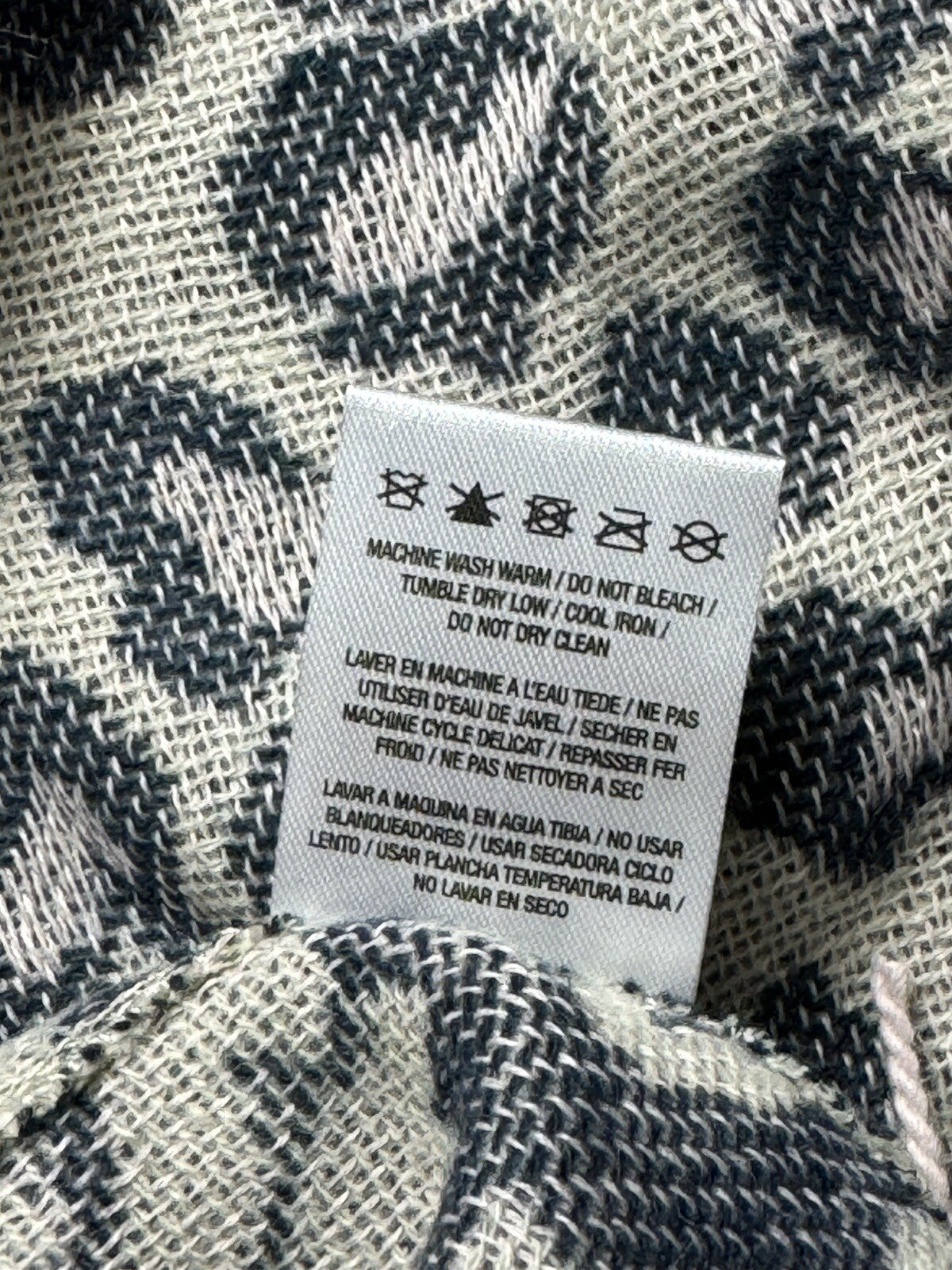 Hurley Women's Shawls Open Front Poncho Gray Cheetah. (62)