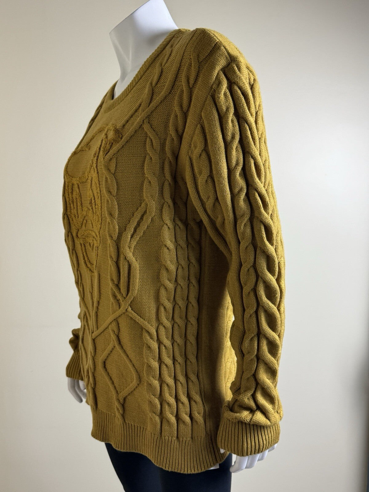 $69 DISNEY Cable Knit Sweater Donald Duck Size M Long Sleeves. (B.123)