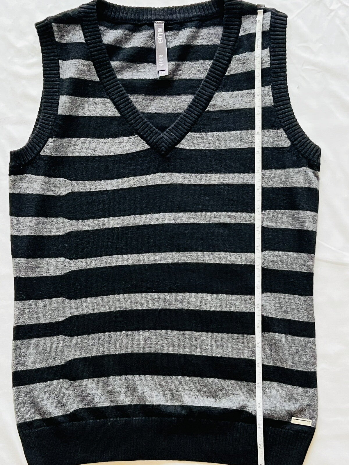 Lija Women's Golf Knit Vest Sleeveless Sz S Black Gray Stripes