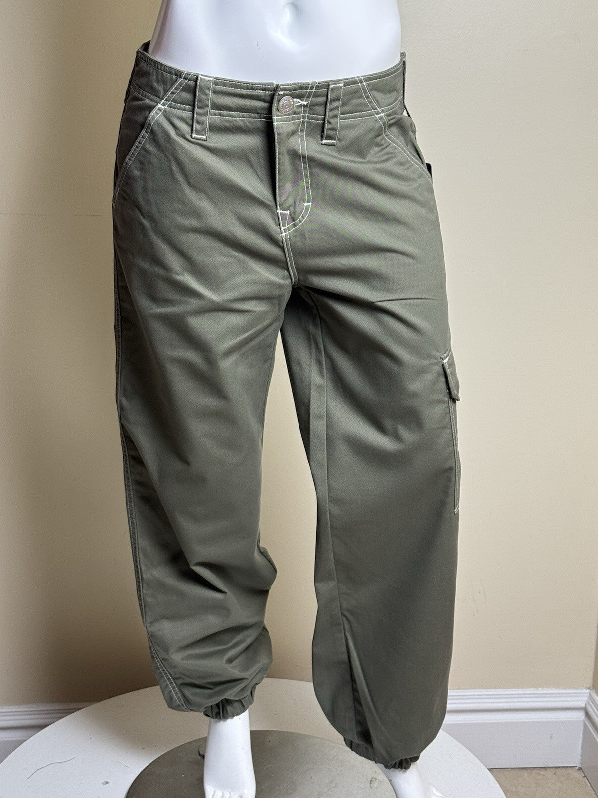 $199 True Religion Women’s Bobbi Baggy Cargo Jeans Jogger Sz 28       (B.154/1)