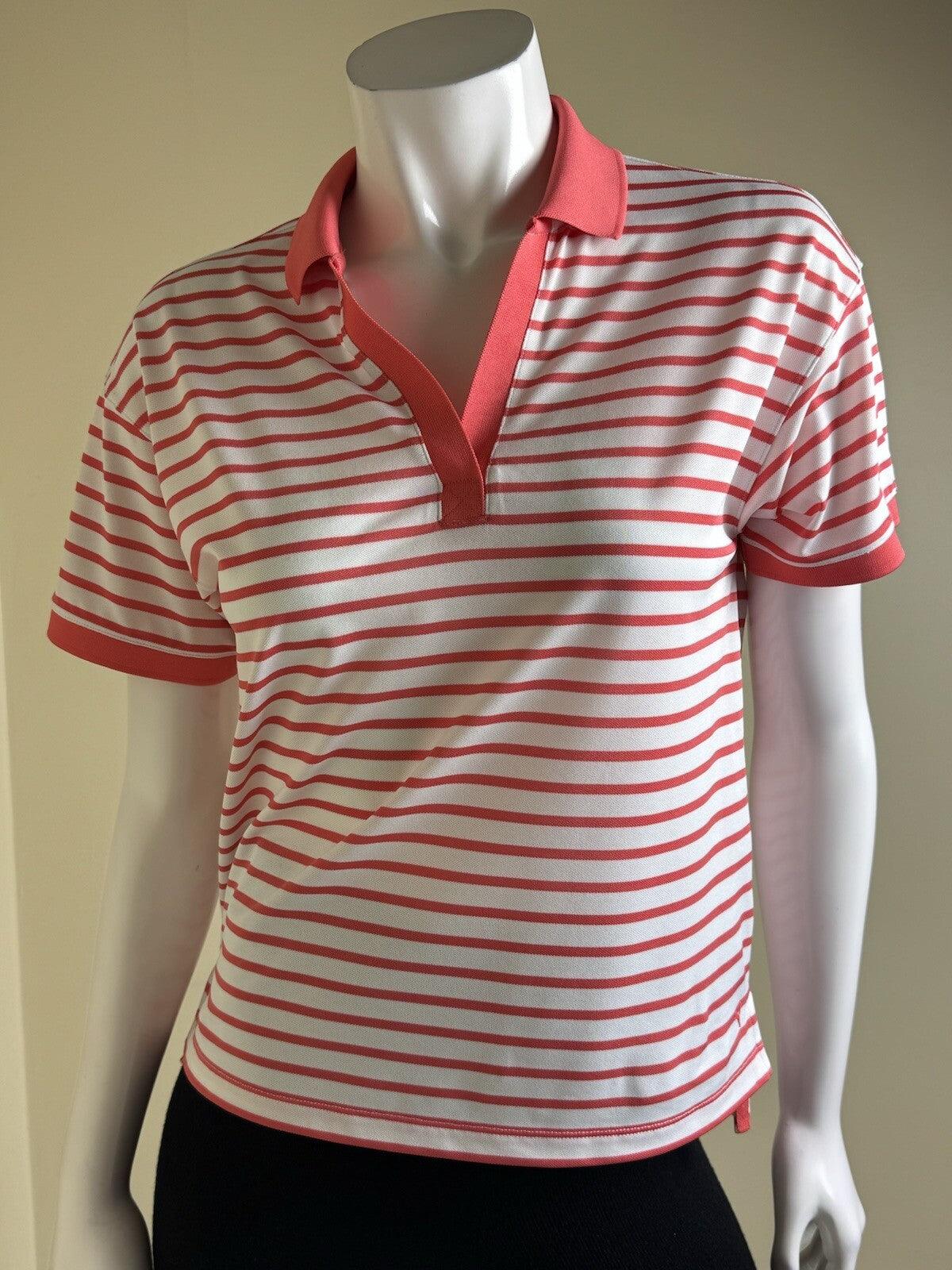 Puma Women’s Golf Shirt Sz S.   (B.130/5)