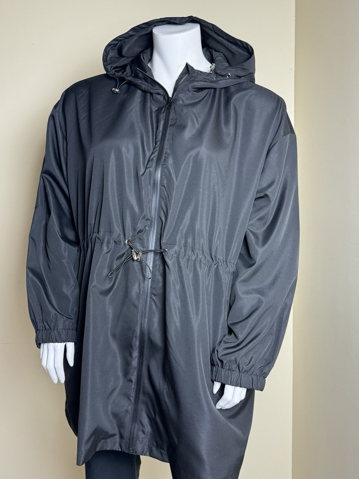 Hanna Nikole Women’s Black Long Sleeve Zip-Up Hooded Jacket Sz 20W  (B.119)