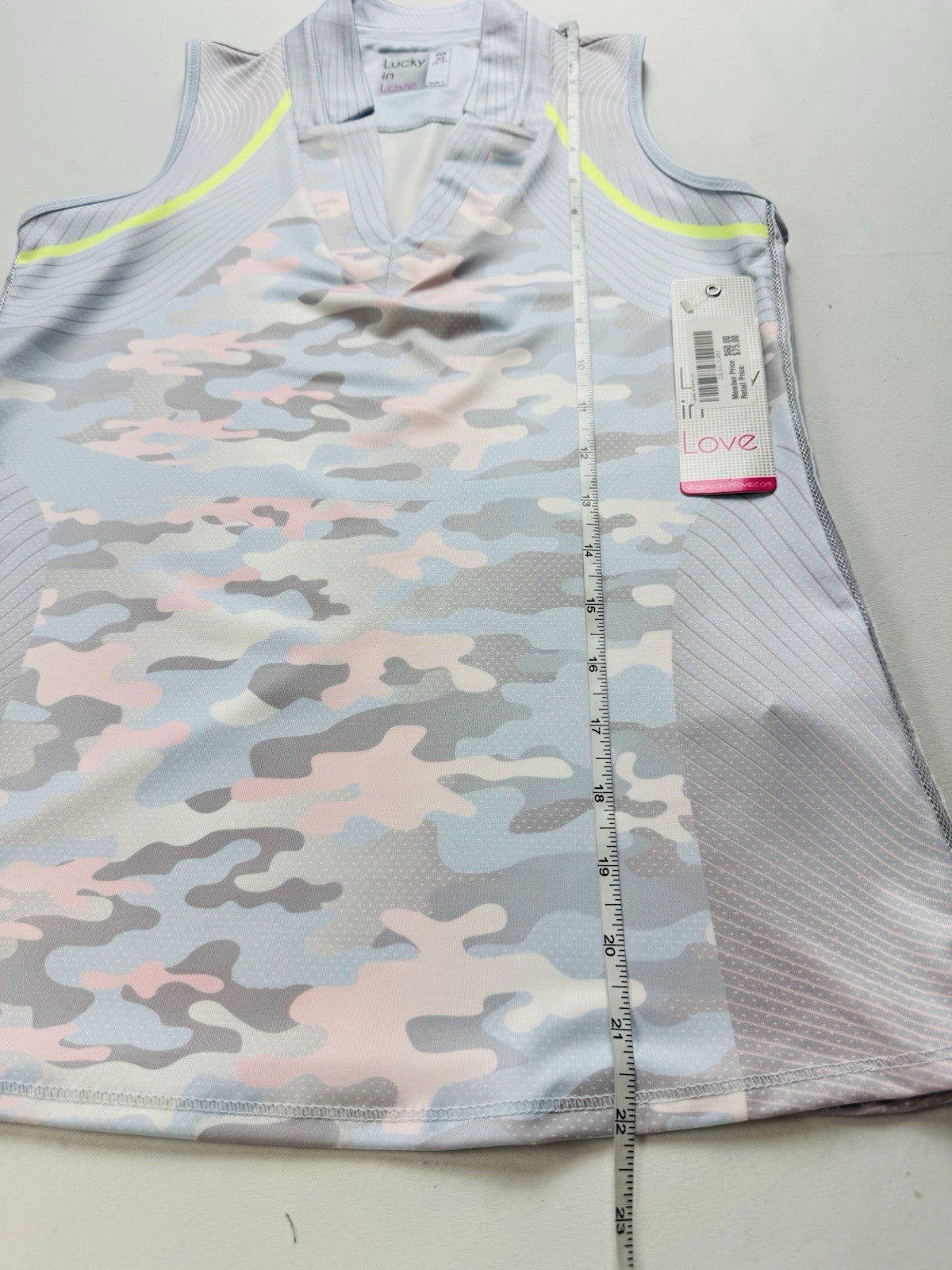 Lucky In Love Women’s Camo Sleeveless Tennis Golf Shirt Sz XS.     (B.135)