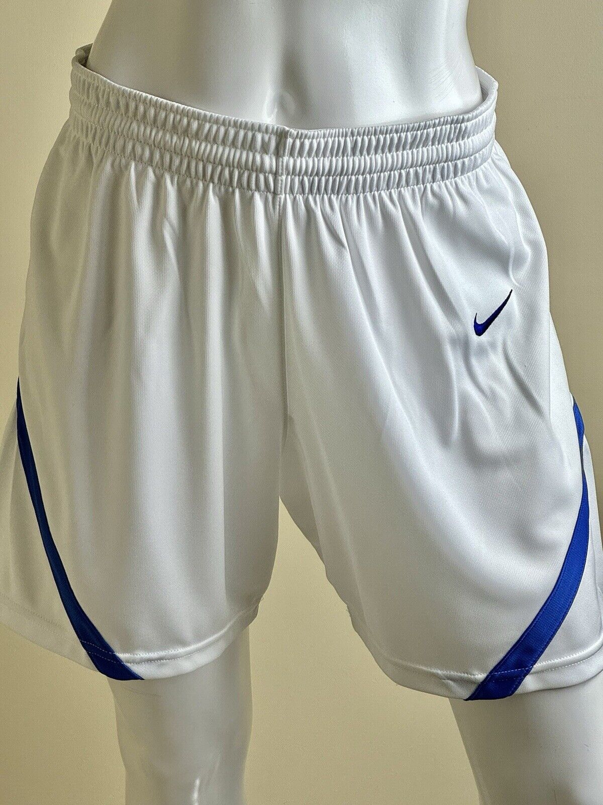 Nike Women's Dri-FIT Basketball Shorts Standard Fit Sz M. (B.79)