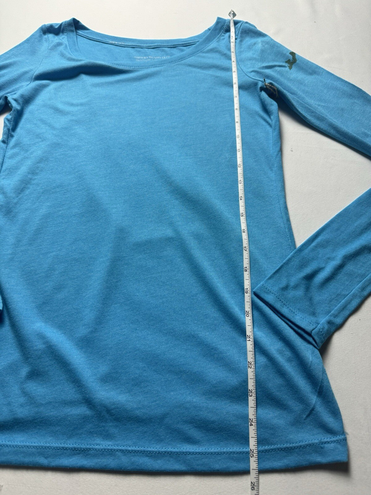 Fishers Island Club Women’s Long Sleeves Shirt Size XS.  (B.114/1)