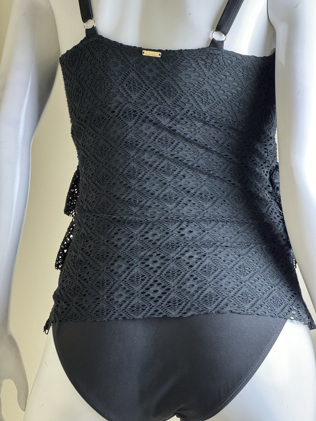$98 Nicole Miller One Pc Swimsuit Black Crochet Sz M Bathing suit (B.53)