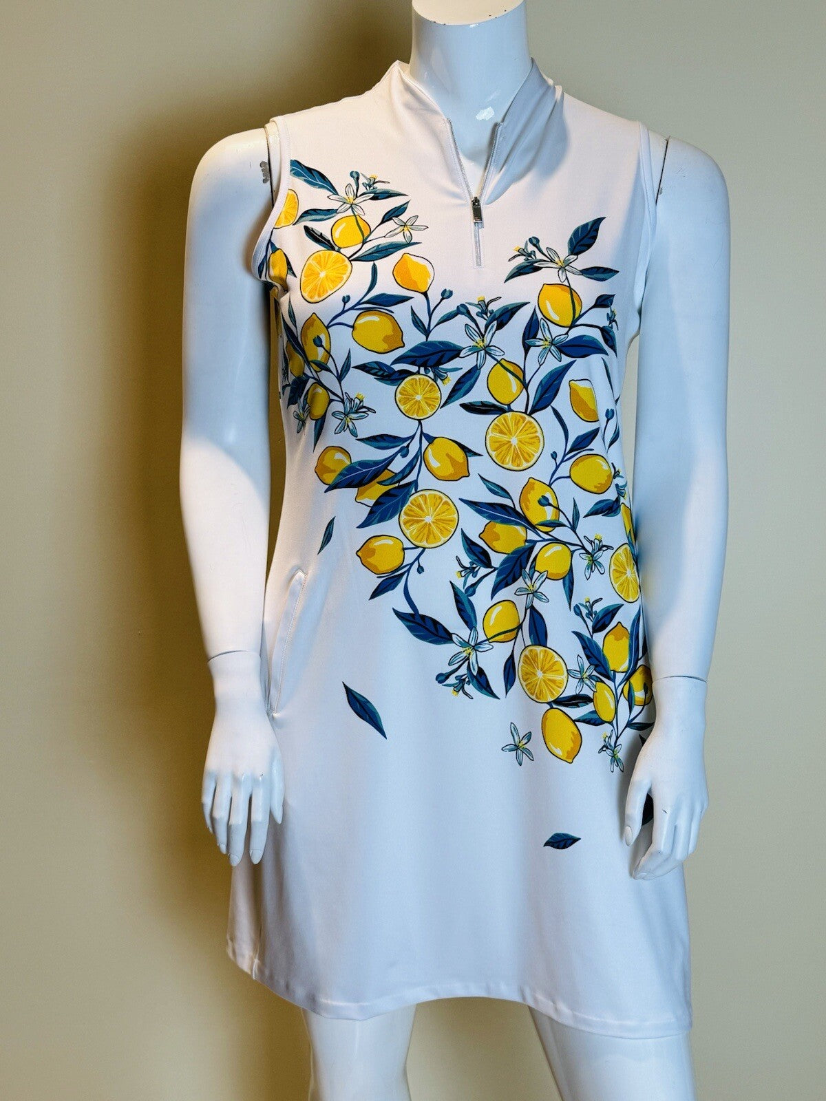 TAIL Golf Dress Women’s White /Lime Pattern Sz XL.  (54)