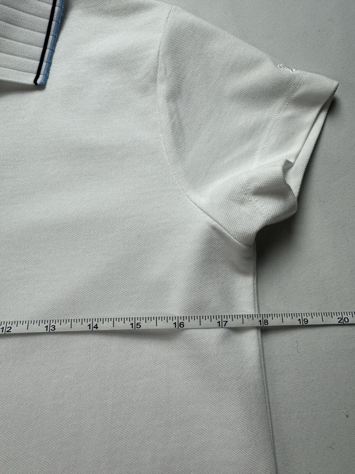 Daily Sports Women’s Golf Shirt Sz M     (B.140)