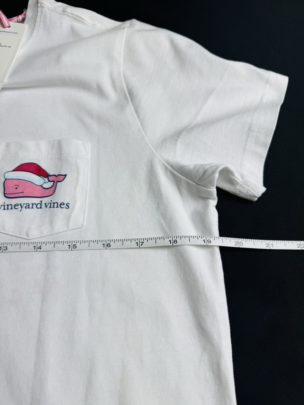 Vineyard Vines Women’s T-shirt Merry Christmas Wale Logo Sz M.     (B.162)