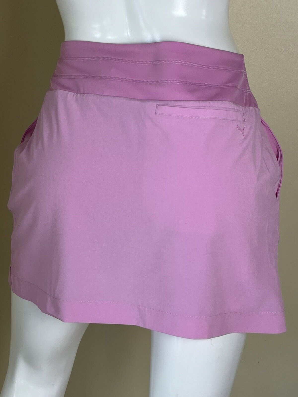 Puma Women’s Golf Skirt Skort Sz S . (01)