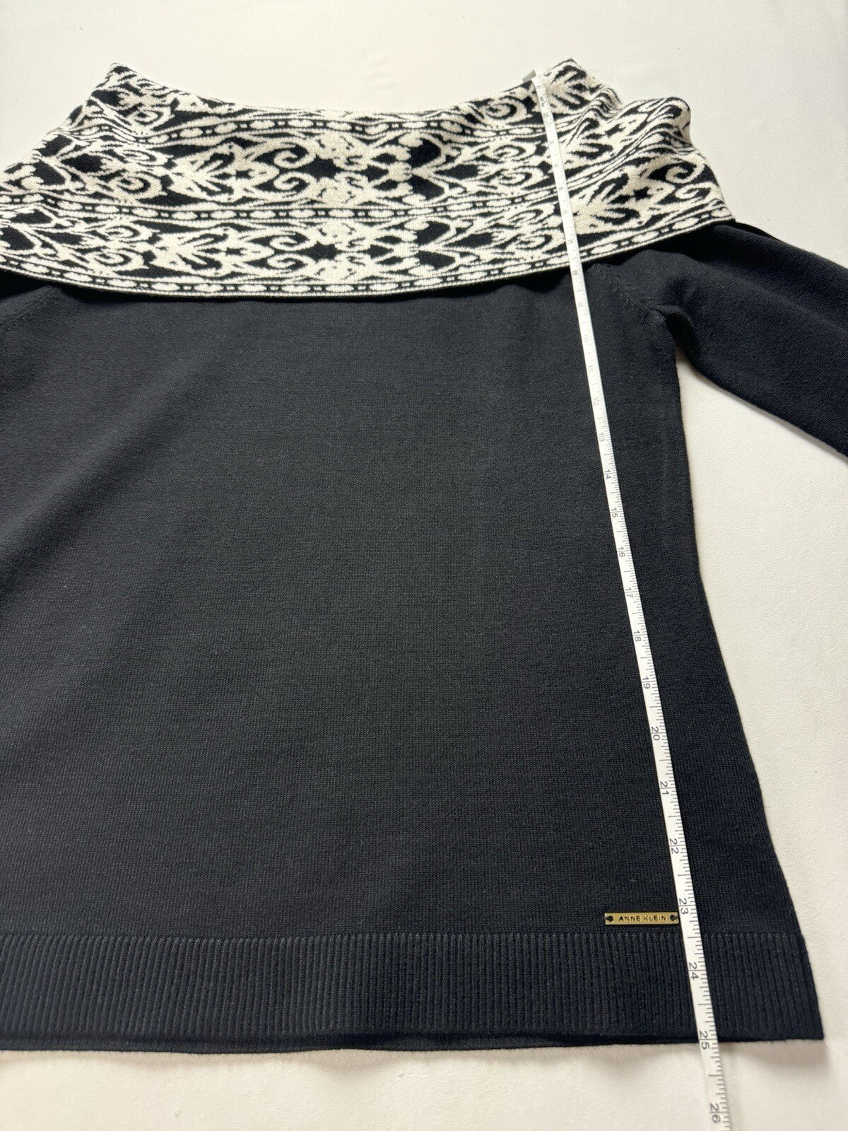 $99 Anne Klein Women's Black and White Off Shoulder Sweater Size S    (B.116)
