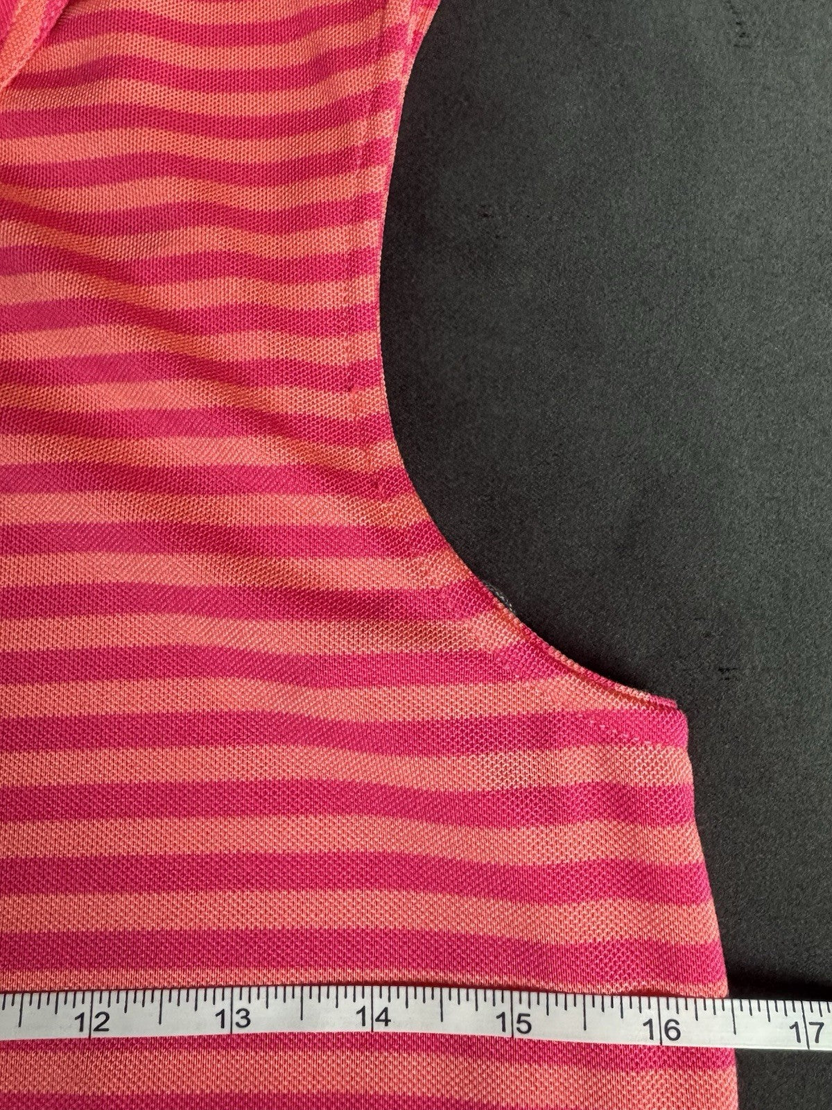 Puma Women’s Golf Shirt Sz S.   (B.174)