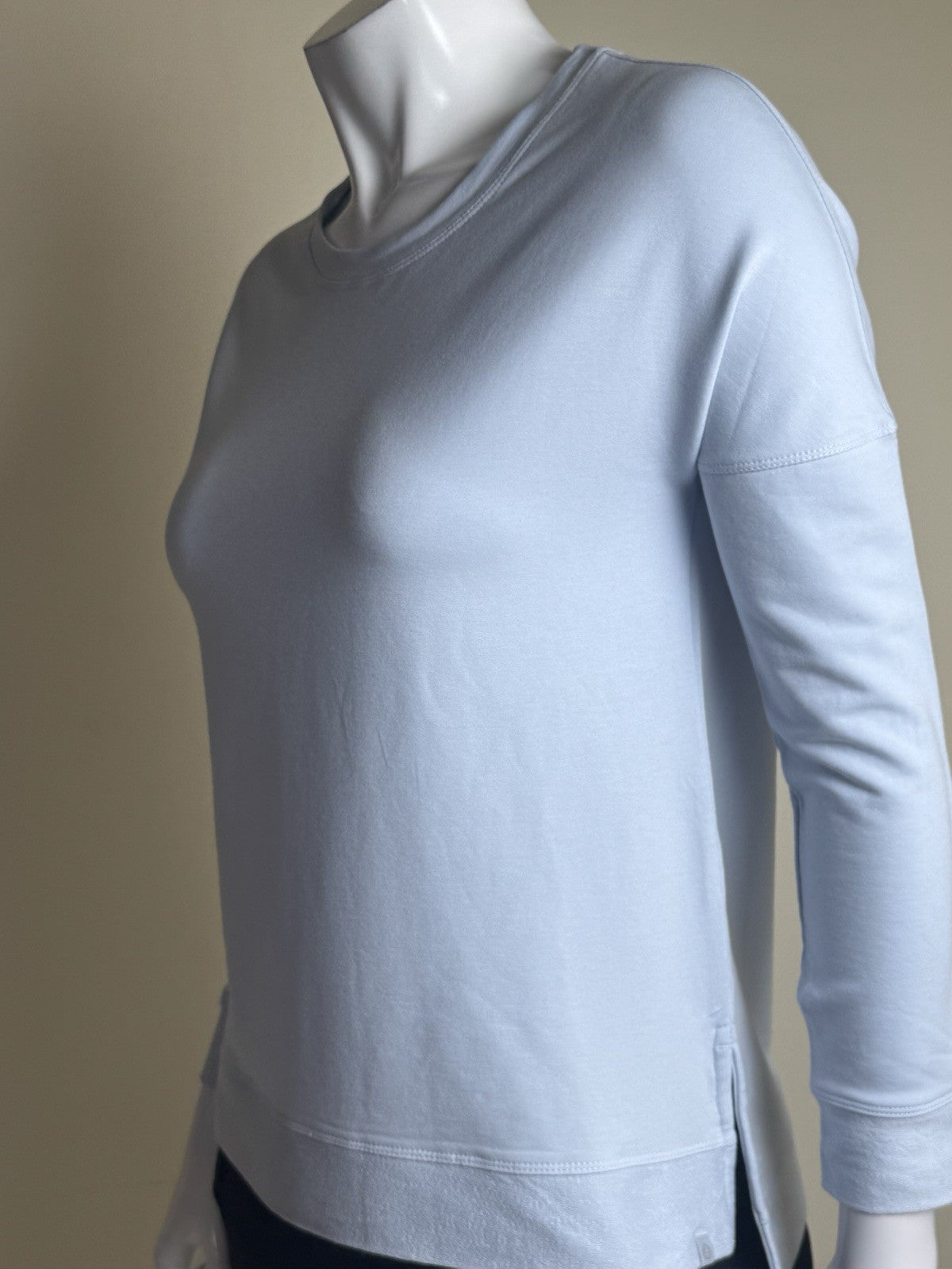 $78 TASC Performance Women’s Golf Sweatshirt Sz XS.    (B.091)